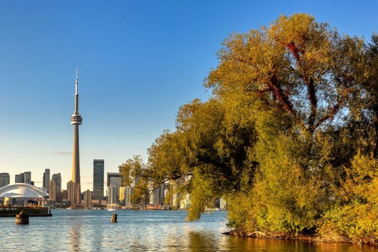 Las 10 principales razones por las que Toronto es un destino ideal para inmigrantes